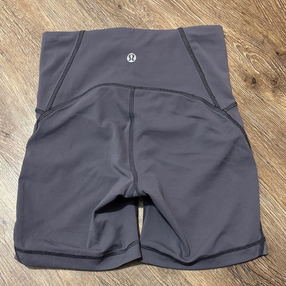 lululemon athletica Women's Dark Gray Biker Shorts - Picture 1 of 7